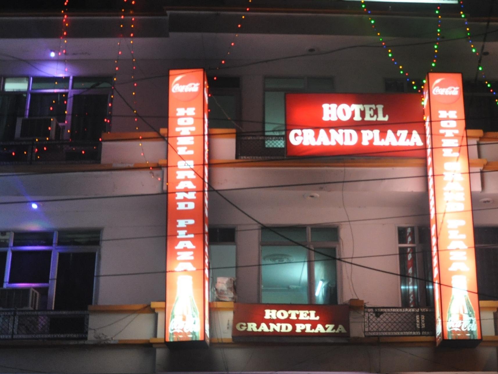 Oyo 38170 Hotel Grand Plaza Chandigarh Exterior photo